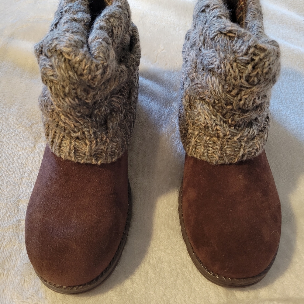 Muk Luks Faux Suede & Knitted Ankle Boot Size 7